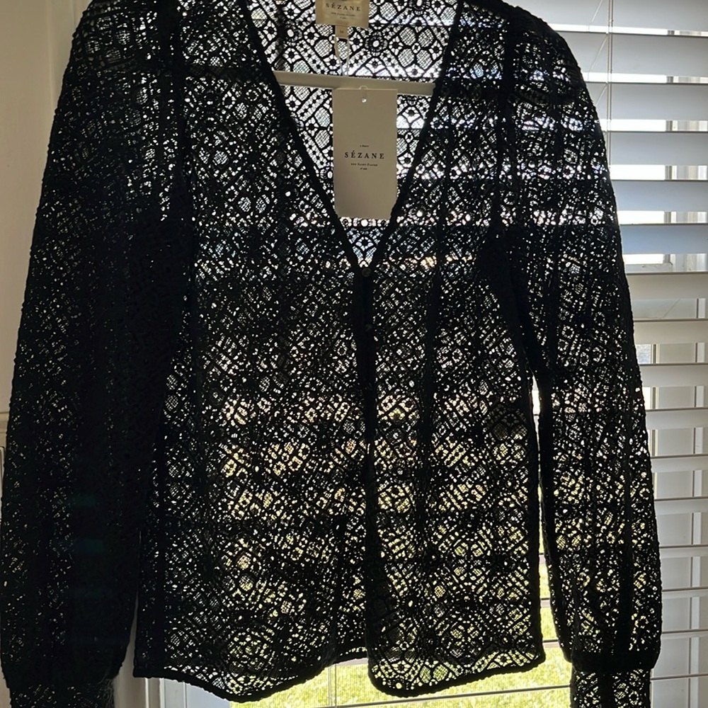 Gaya Blouse new it’s a little large for me